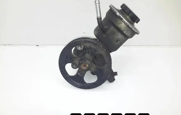 Toyota Yaris Power steering pump
