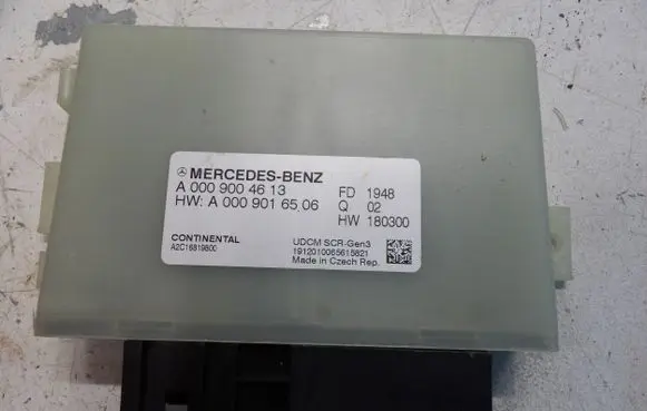 Mercedes-Benz A W177 Reducing agents exhaust control unit A0009004613
