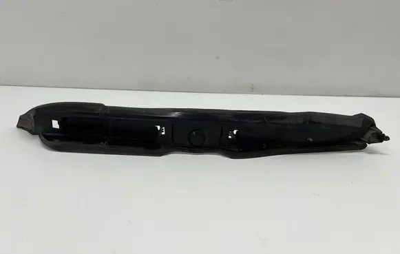 Volkswagen Polo V 6R Fender end trim 6R0821111B