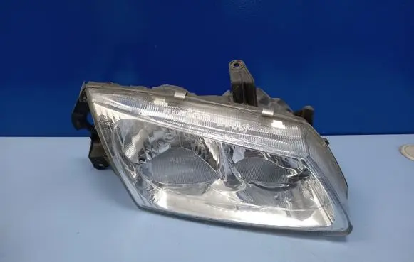 Nissan Almera Headlight/headlamp 8505
