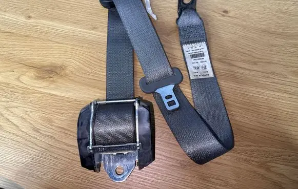 Dodge Caliber Rear seatbelt 6035801D5C