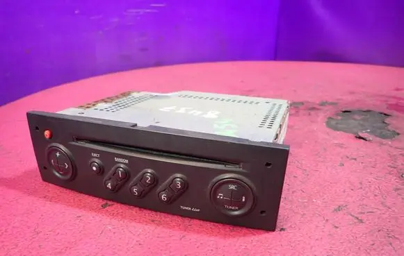 Radio/CD/DVD/GPS head unit