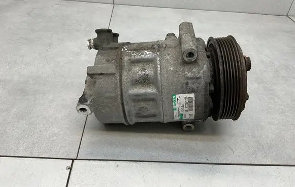 Opel Insignia A Air conditioning (A/C) compressor (pump) 22861236