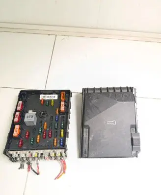 Volkswagen PASSAT B6 Fuse module 3C0937125 63592777 38404041