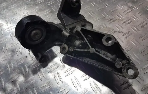 Ford Mondeo Mk III Engine mounting bracket xs7e10039ba