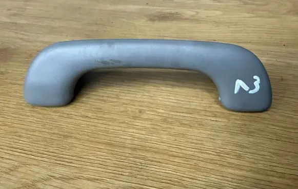 Opel Vivaro Rear interior roof grab handle 8200000099