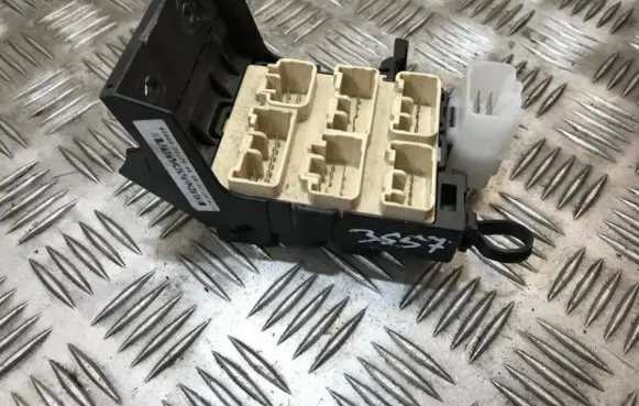 Toyota Avensis T250 Fuse box set