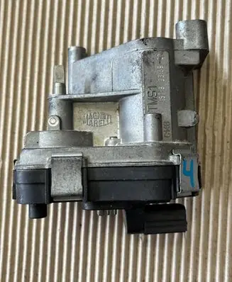 Opel Vectra C Intake manifold valve actuator/motor TMS1 C146 15782339