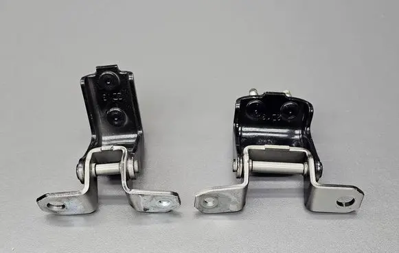Suzuki Swift II Rear door hinge set 