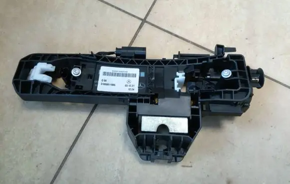 Mercedes-Benz CLA C117 X117 W117 Front door exterior handle 2047602334