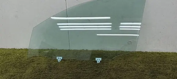 Nissan Qashqai Front door window glass four-door 80301EY10A