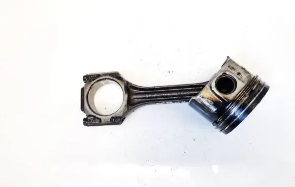 Volkswagen Polo Piston with connecting rod