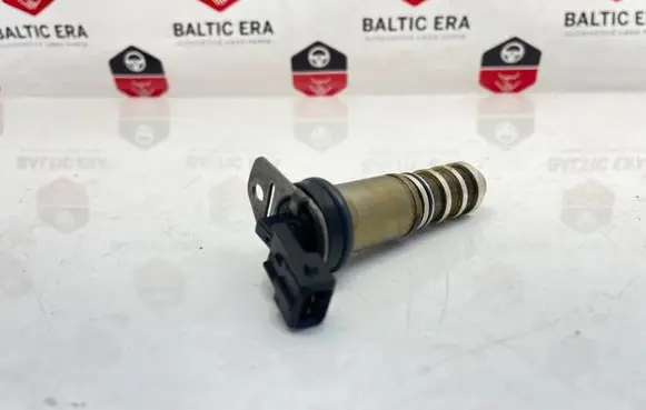 BMW 1 F20 F21 Camshaft vanos timing valve 7585776 1136 13151214