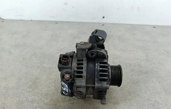 Toyota Auris 150 Generator/alternator 270600R011