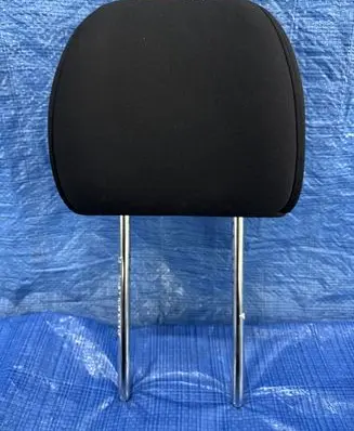 Hyundai i30 Front seat headrest 