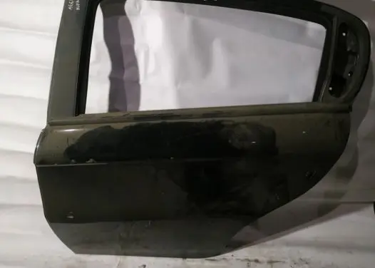 Alfa Romeo 147 Rear door juodos
