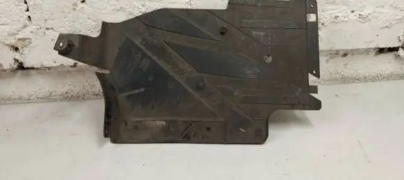 Center/middle under tray cover