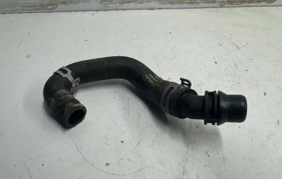 Mercedes-Benz GLC C253 Engine coolant pipe/hose 7536400