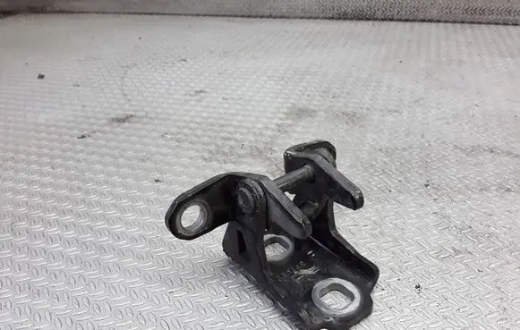 Saab 9-3 Ver2 Front door lower hinge 