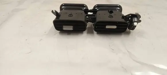 Mercedes-Benz GLE W167 Dash center air vent grill A1678307801