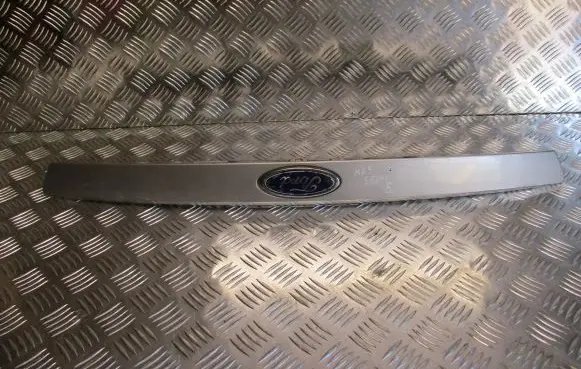 Ford Mondeo Mk III Rear window tailgate spoiler 
