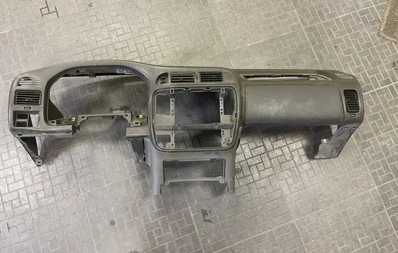 Nissan Patrol Y61 Dashboard