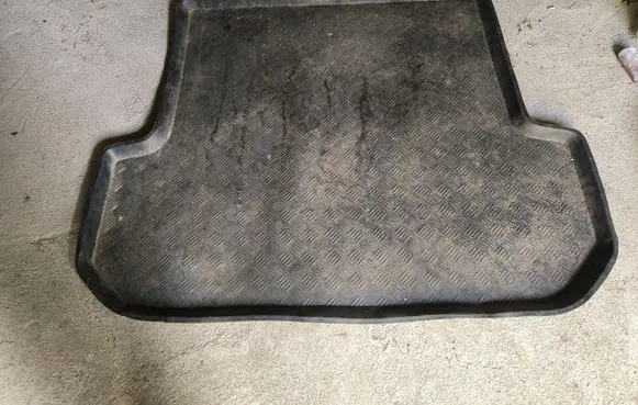 Subaru Legacy Rubber trunk/boot mat liner 