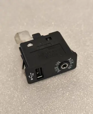 BMW 5 F10 F11 AUX in-socket connector 9237653