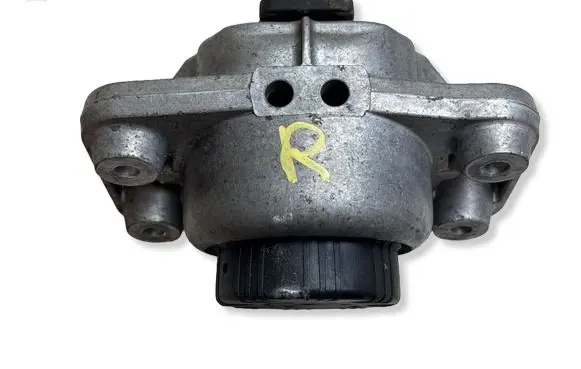 Land Rover Range Rover L405 Engine mount bracket 