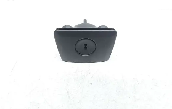 Volvo XC90 Glove box lock 