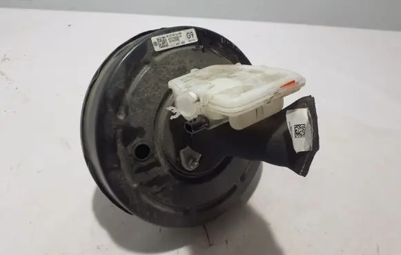 Renault Trafic III (X82) Brake booster 472108651R