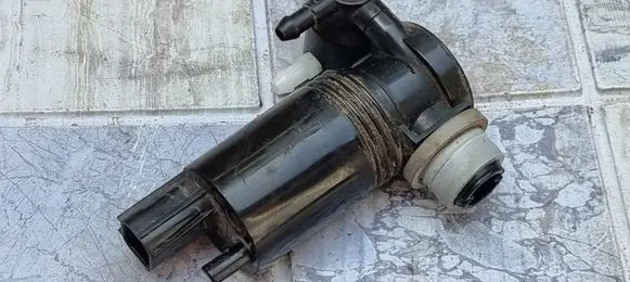 Ford B-MAX Windscreen/windshield washer pump 8A6117K624AA 1307092637 1005307