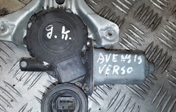 Toyota Avensis Verso Rear door window regulator motor 8572044050