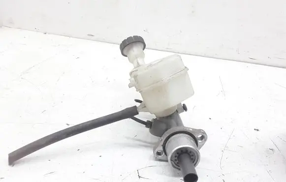 Master brake cylinder