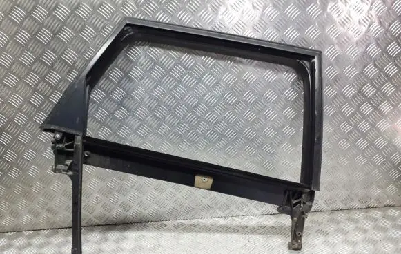 Audi A3 S3 8P Rear door window/glass frame 