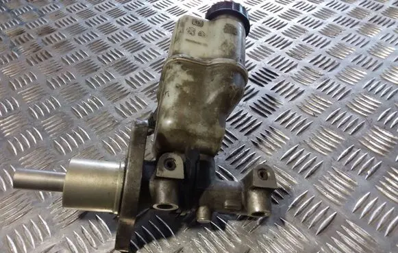 Peugeot 407 Master brake cylinder 9646980980