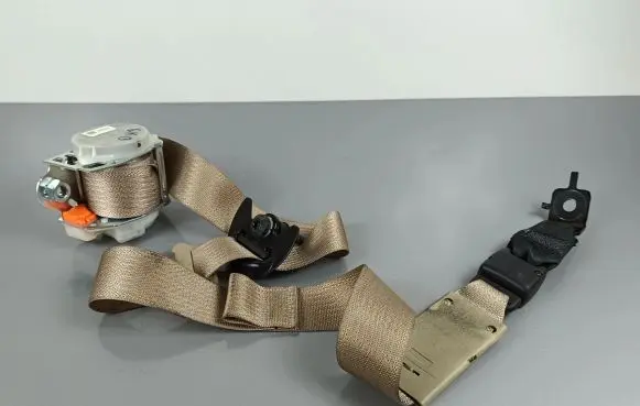 Dodge Durango Third row seat belt 8031082917A