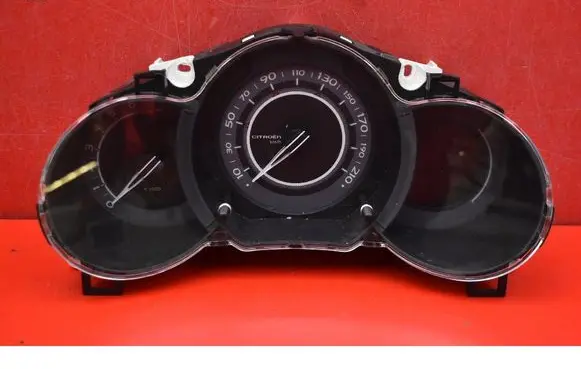 Speedometer (instrument cluster)