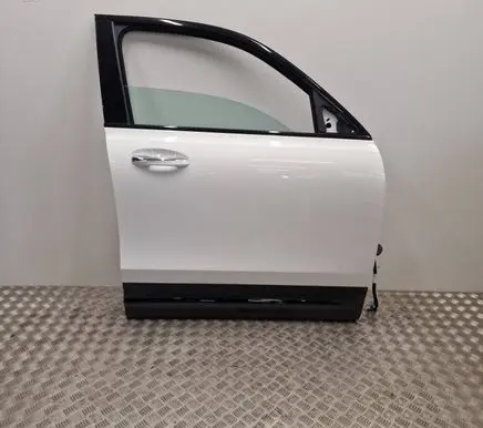 Mercedes-Benz EQB Front door 