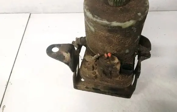 Volkswagen Polo IV 9N3 Power steering pump
