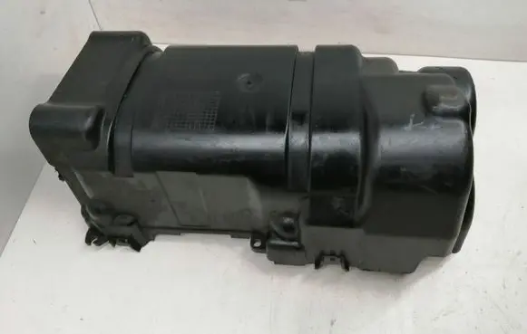 Volkswagen Golf V Other engine bay part 03C103502