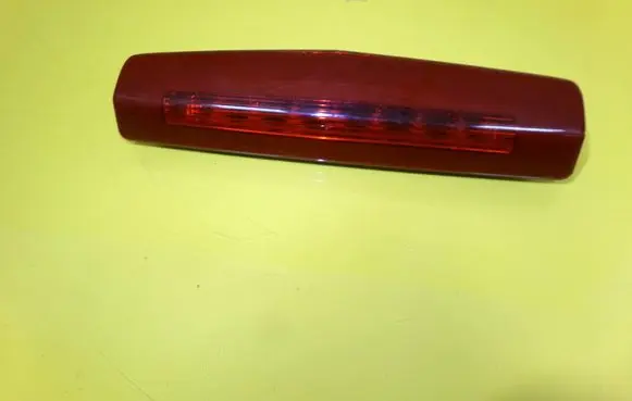 Opel Astra H Third/center stoplight 13252463