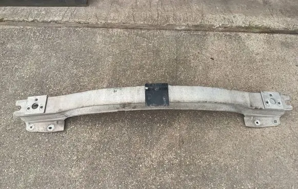 Renault Latitude (L70) Front bumper cross member 