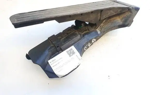 Volkswagen Tiguan Accelerator throttle pedal 1K1723503M 6PV00889001