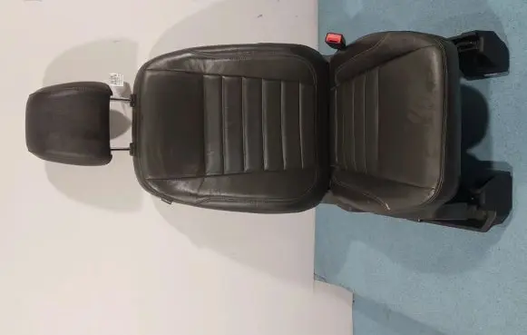 Ford Escape III Front passenger seat 