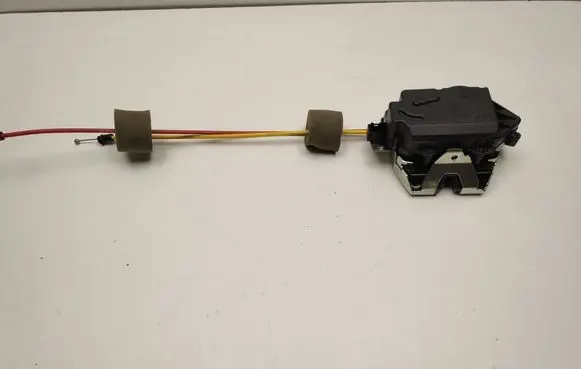 Mercedes-Benz E W211 Tailgate exterior lock A2117400535