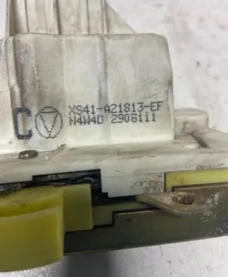 Ford Focus Front door lock XS41A21813EF 2908111