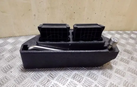 Land Rover Range Rover Sport L494 Tool set CPLA17B043AC 98AB17K038AB