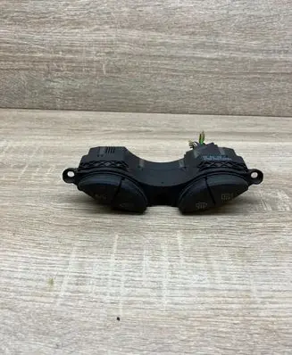 Ford Focus Air conditioning (A/C) switch 98AG19A945CF