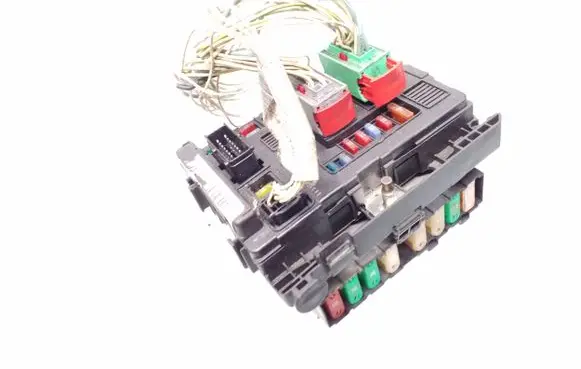 Citroen C5 Fuse module 9643498880